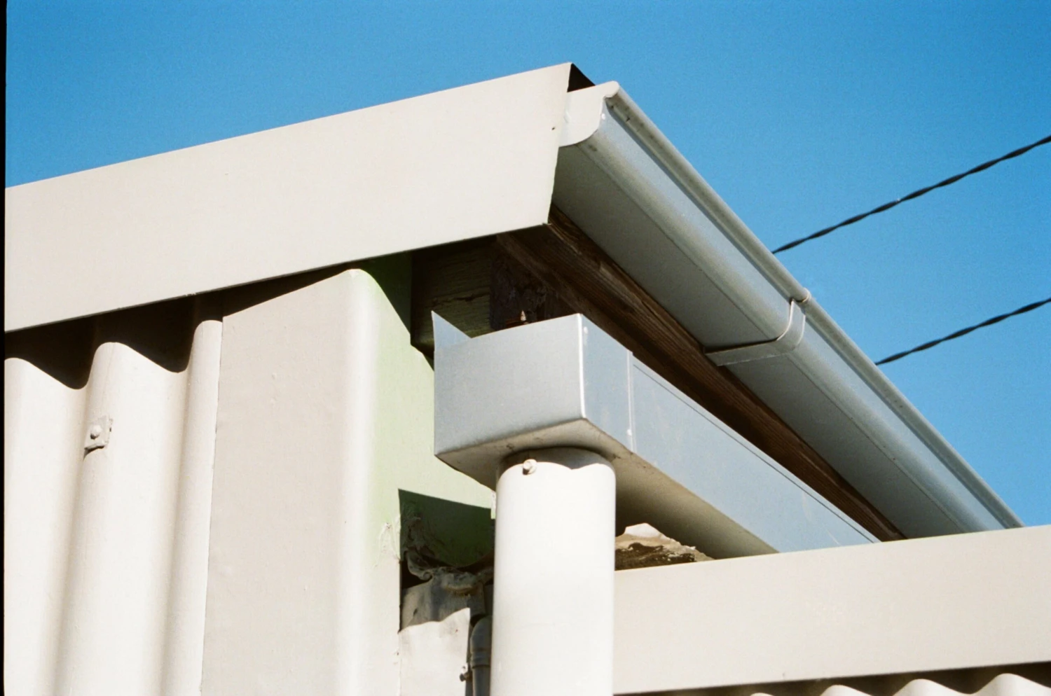 Nikon F80 Autofocus Film Camera With 35-70mm Zoom Lens 10 Nikon F80 Autofocus Film Camera With 35-70mm Zoom Lens - Image 8