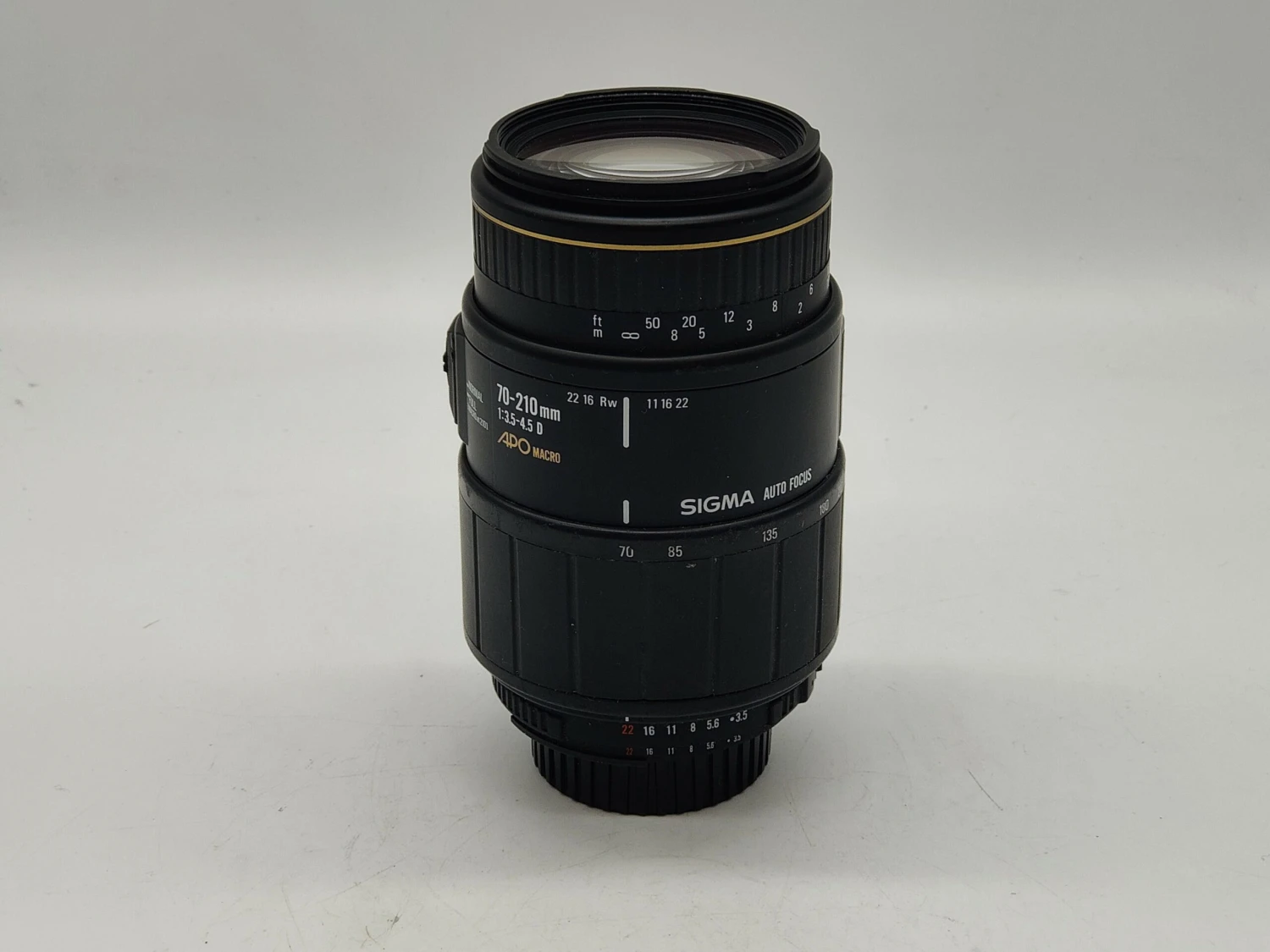 Sigma 70-210mm APO Autofocus F/3.5 Lens (Nikon AF Mount) 3 Sigma 70-210mm APO Autofocus F/3.5 Lens (Nikon AF Mount)
