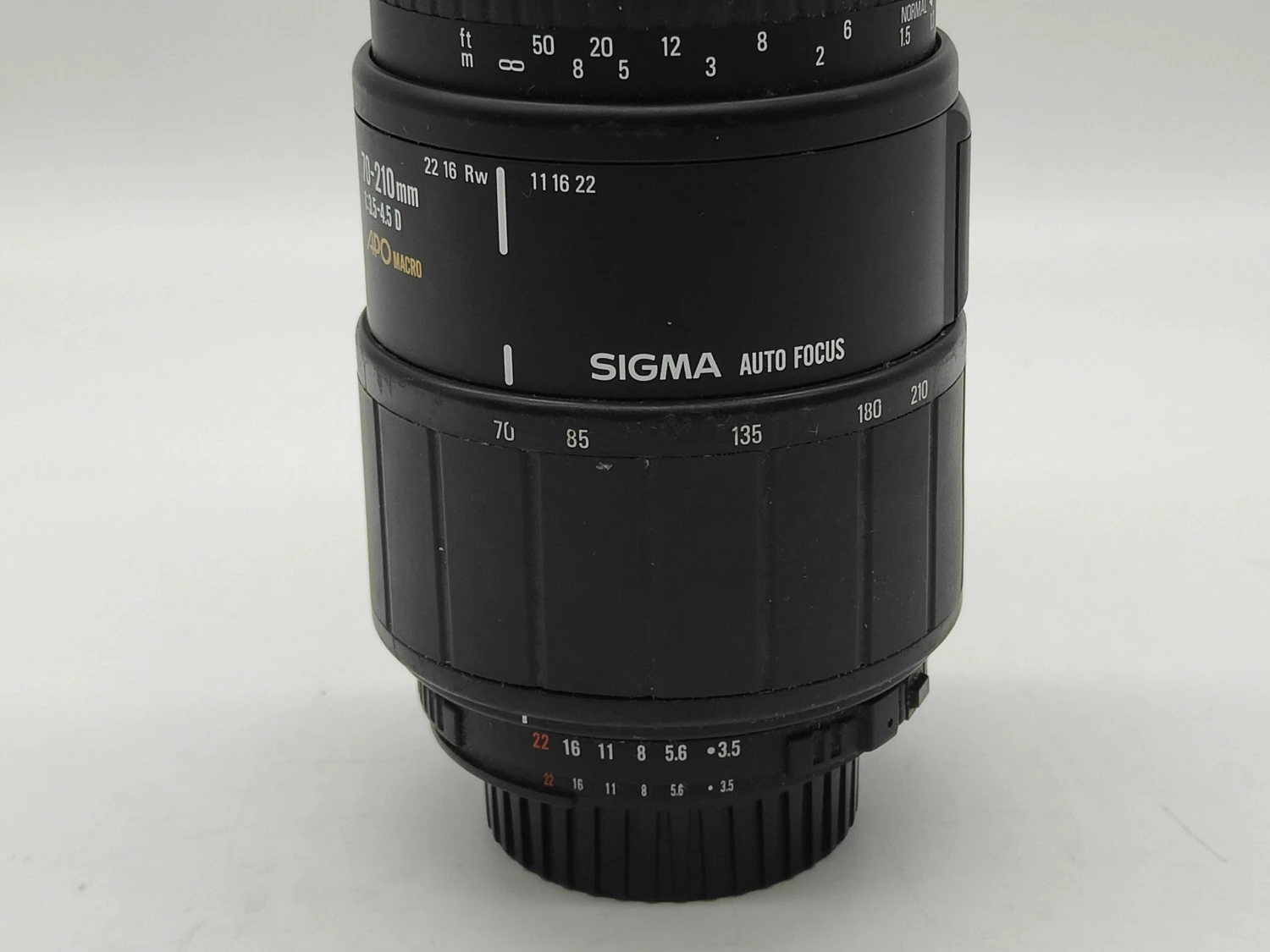 Sigma 70-210mm APO Autofocus F/3.5 Lens (Nikon AF Mount) 5 Sigma 70-210mm APO Autofocus F/3.5 Lens (Nikon AF Mount) - Image 3