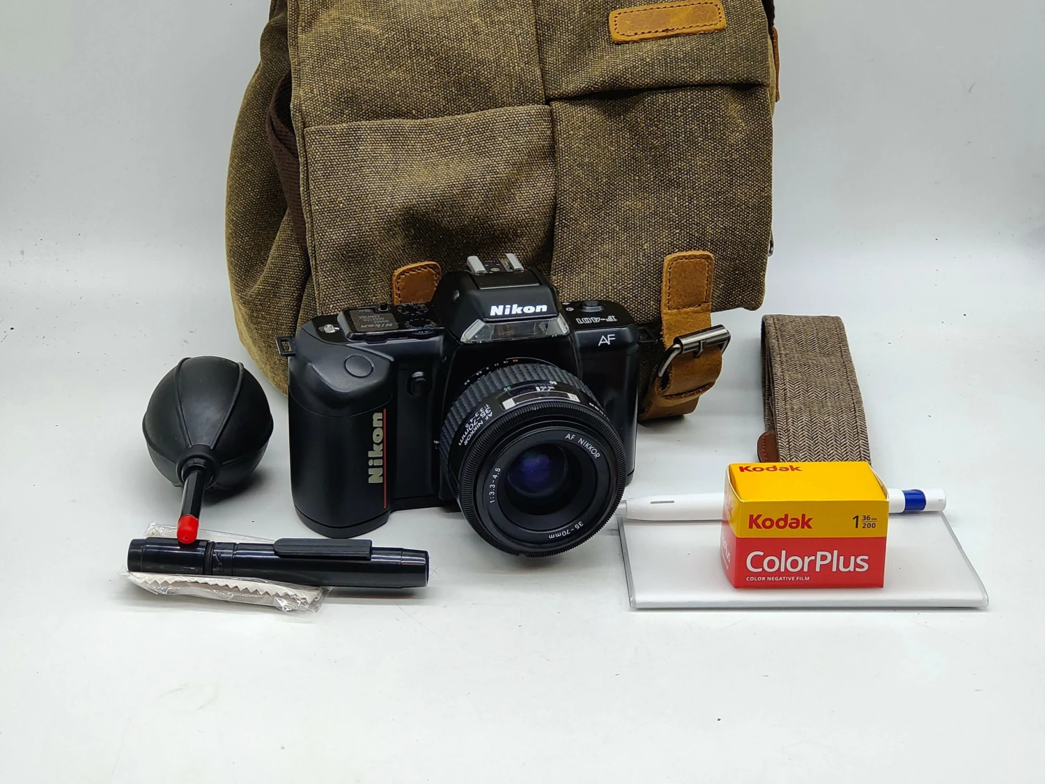 Nikon F401 + Zoom Lens SLR Film Camera Gift Set 3 Nikon F401 + Zoom Lens SLR Film Camera Gift Set